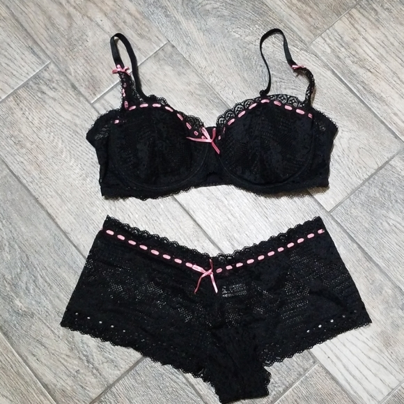 lepel Other - Lepel intimates black with pink ribbon trim